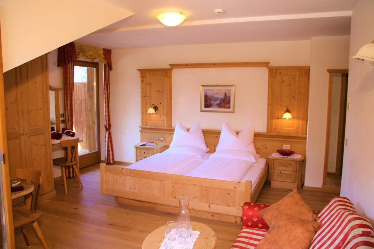 Hotel Alpenrose Dolomites La Valle Esterno foto