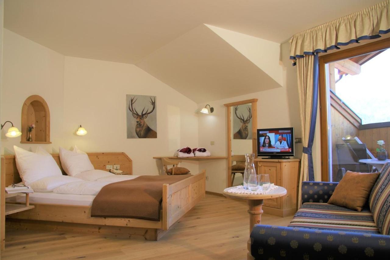 Hotel Alpenrose Dolomites La Valle Esterno foto