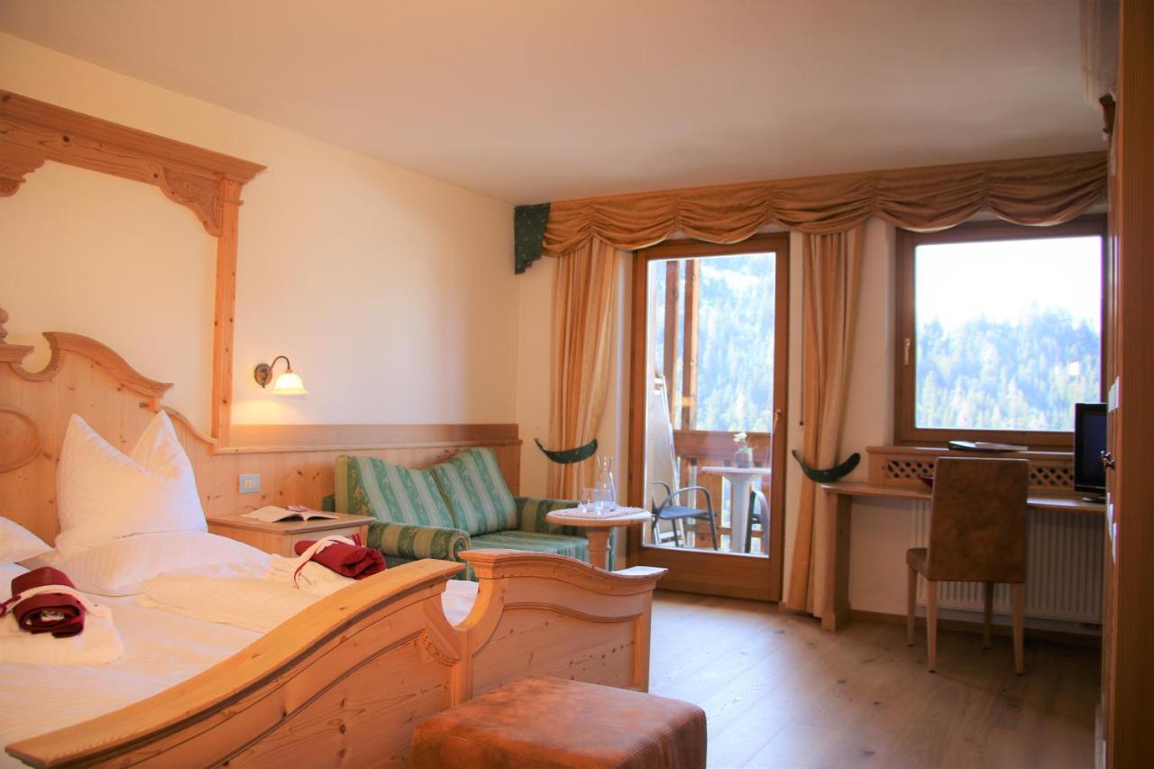 Hotel Alpenrose Dolomites La Valle Esterno foto