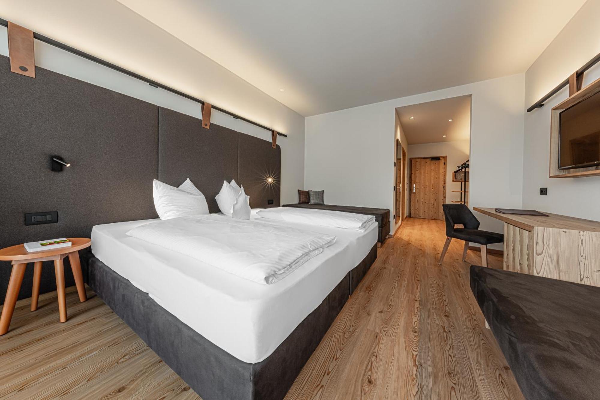 Hotel Alpenrose Dolomites La Valle Esterno foto