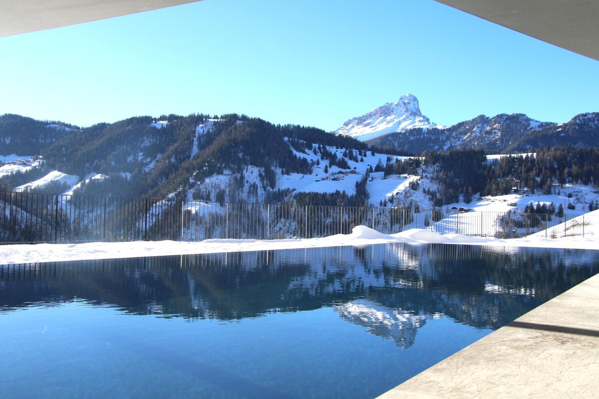 Hotel Alpenrose Dolomites La Valle Esterno foto