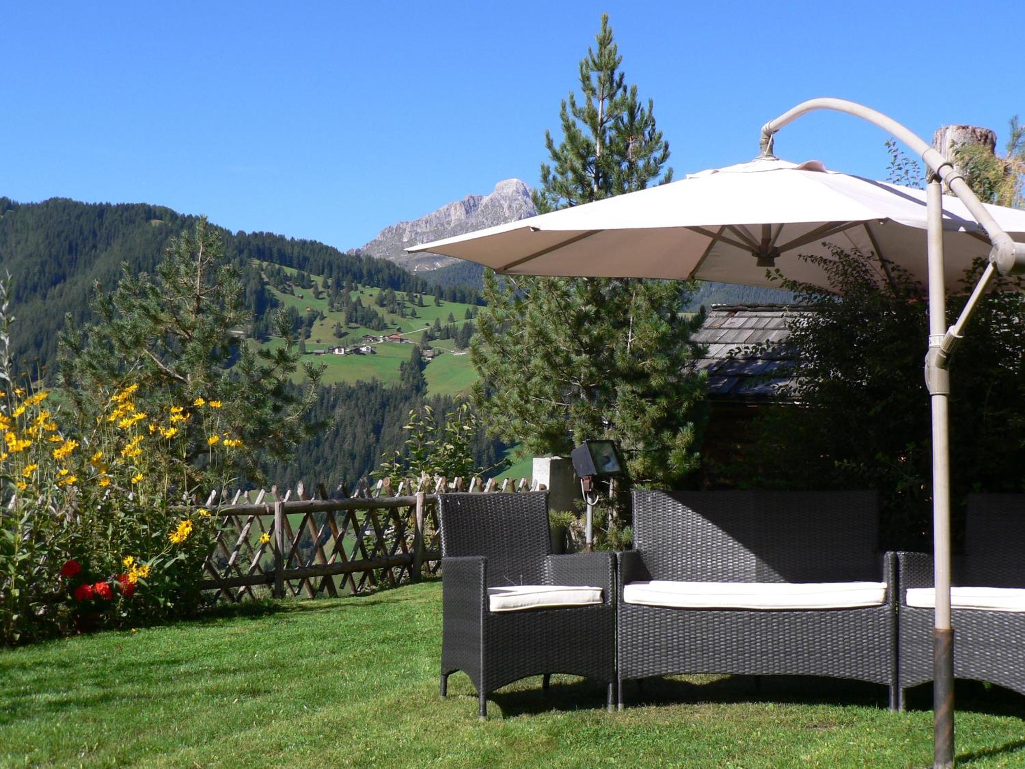 Hotel Alpenrose Dolomites La Valle Esterno foto