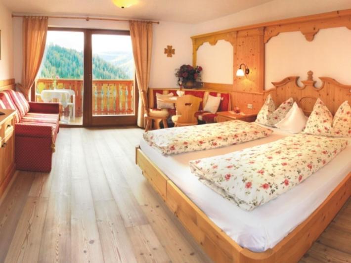 Hotel Alpenrose Dolomites La Valle Esterno foto