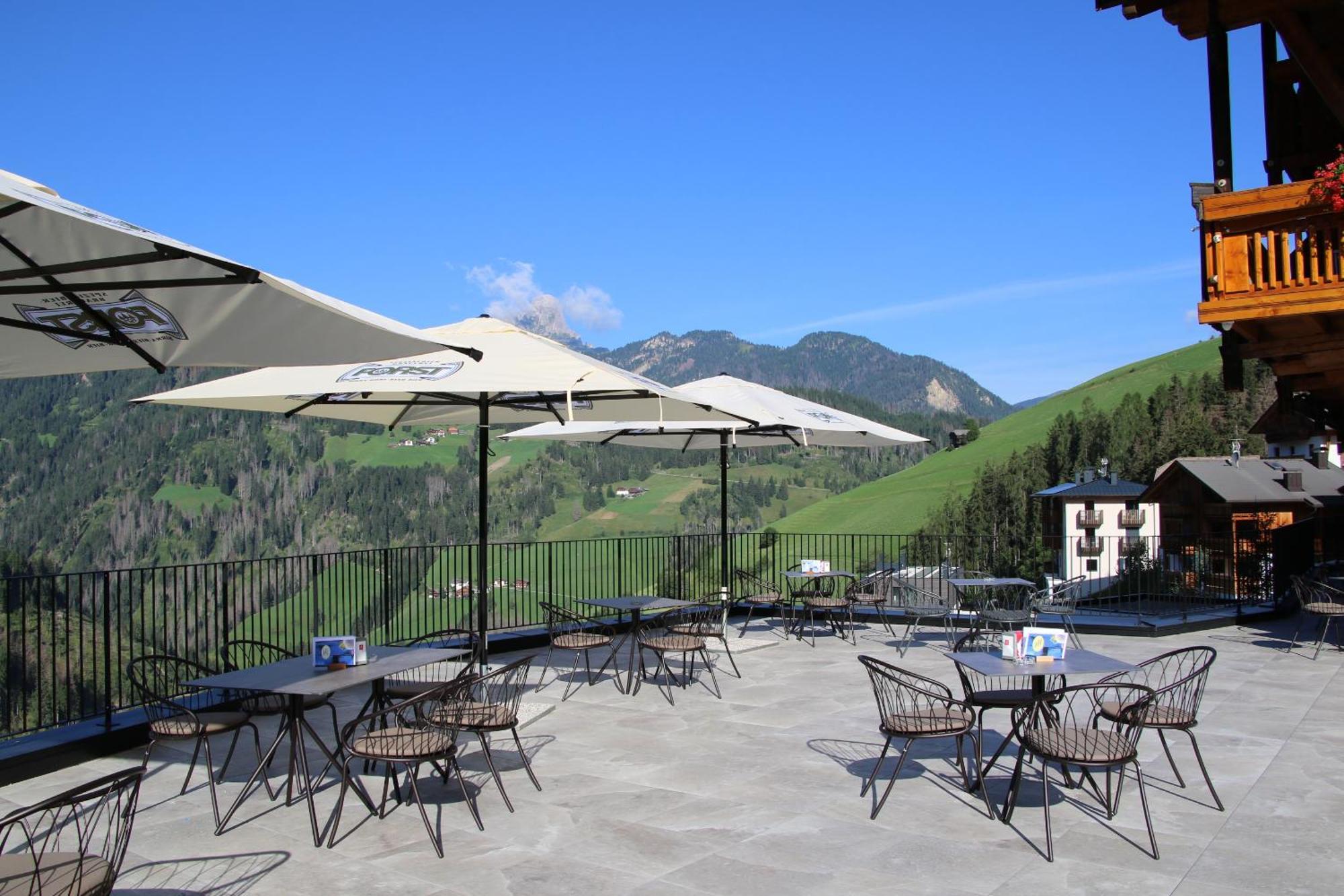 Hotel Alpenrose Dolomites La Valle Esterno foto