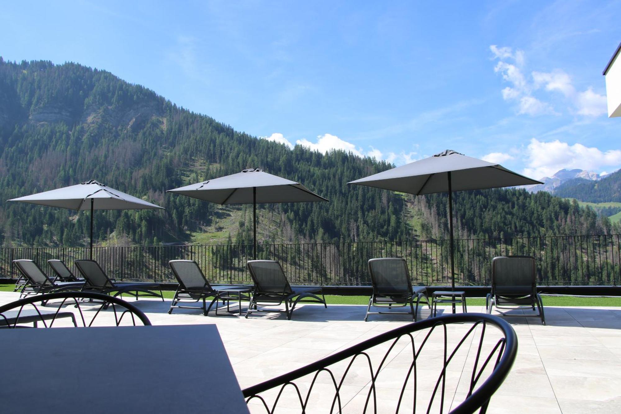Hotel Alpenrose Dolomites La Valle Esterno foto